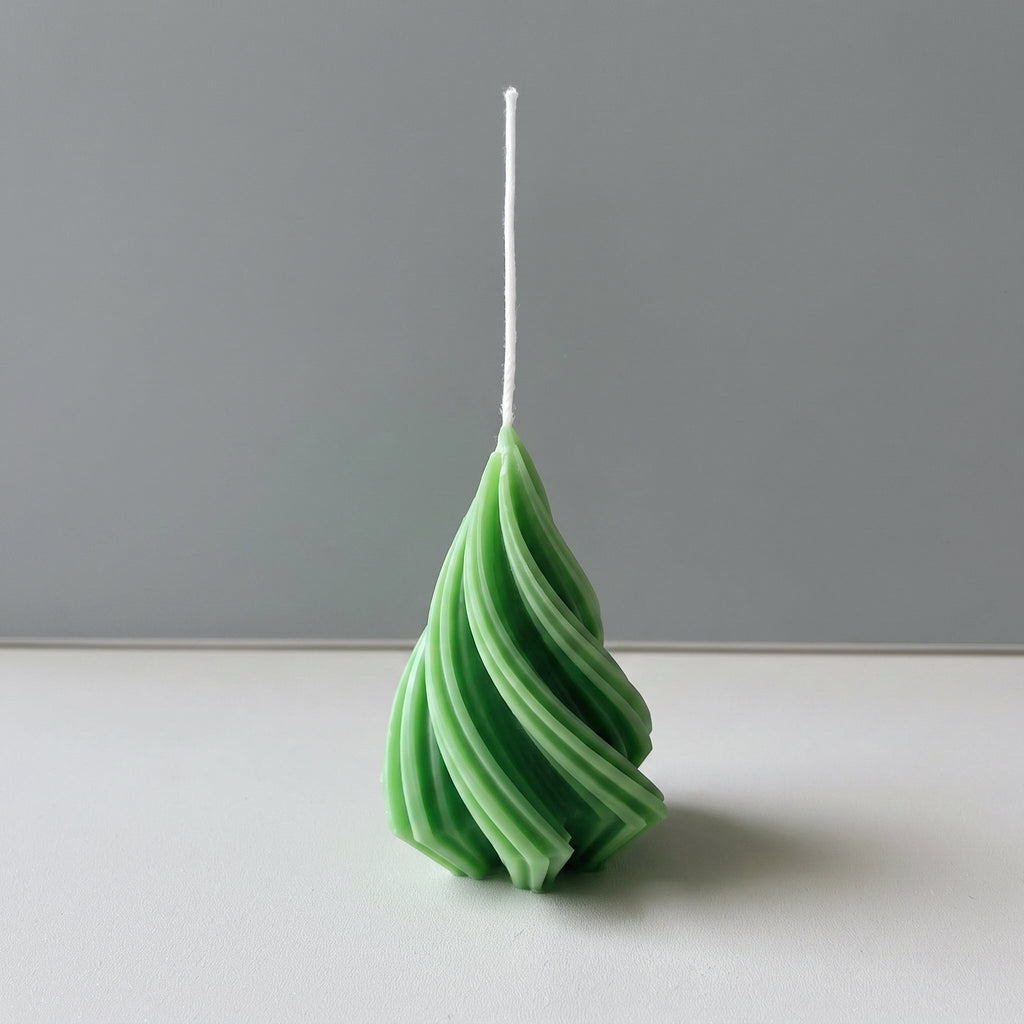 Swirling Christmas Tree Candles - Che Cose Belle