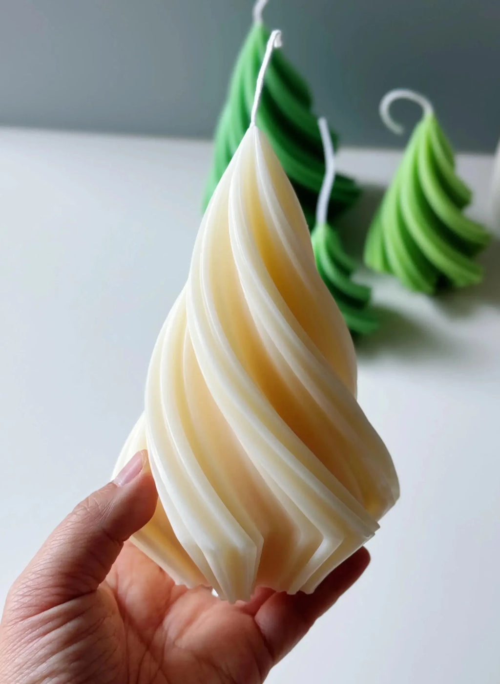 Swirling Christmas Tree Candles - Che Cose Belle