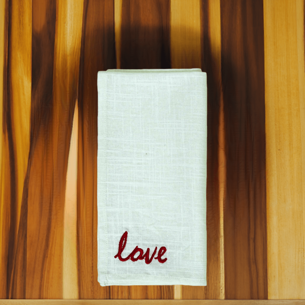 Table Cloth Napkins Set of 4 with Red Embroidery - Che Cose Belle