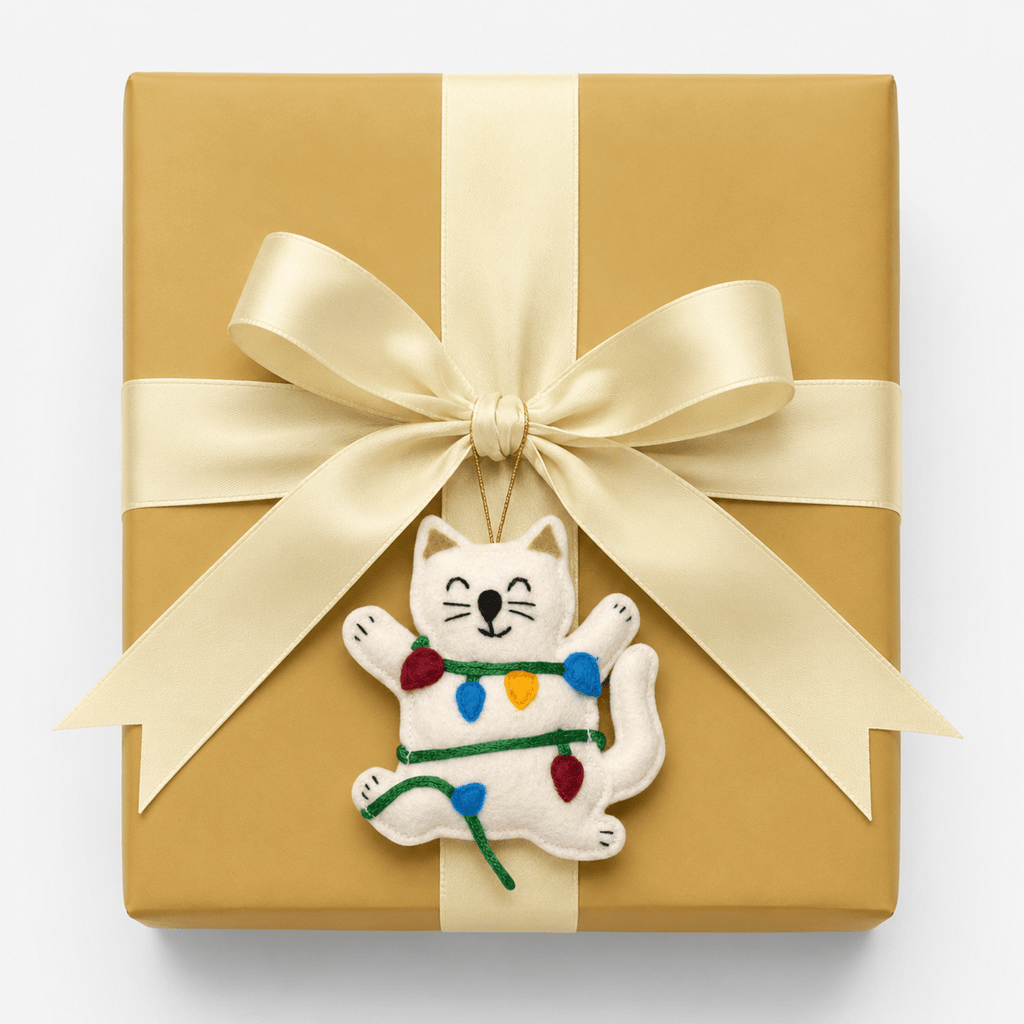 Tangled in Lights Cat Ornament - Che Cose Belle