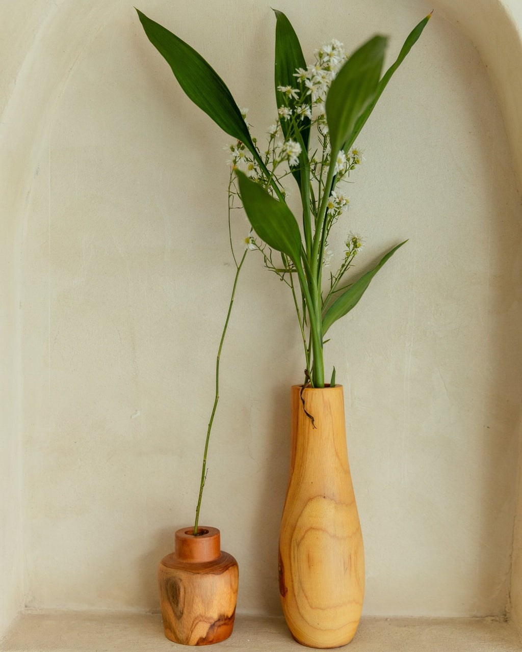 Teak Flower Vases - Che Cose Belle