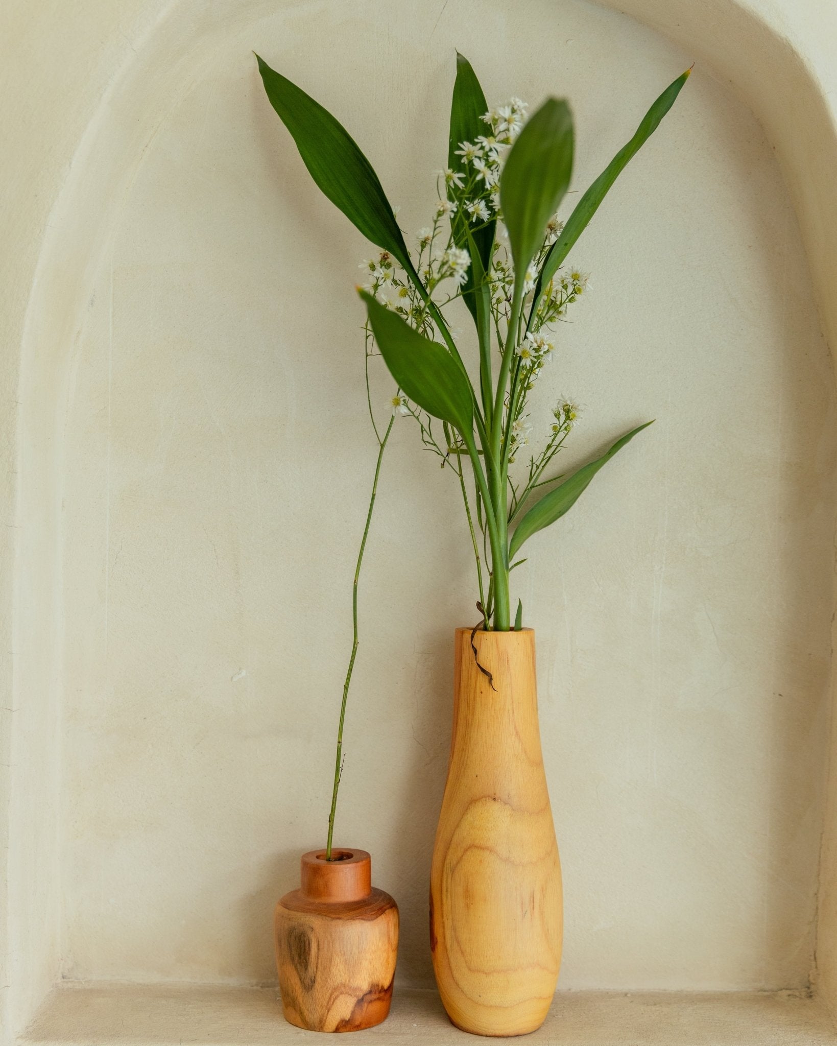 Teak Flower Vases - Che Cose Belle