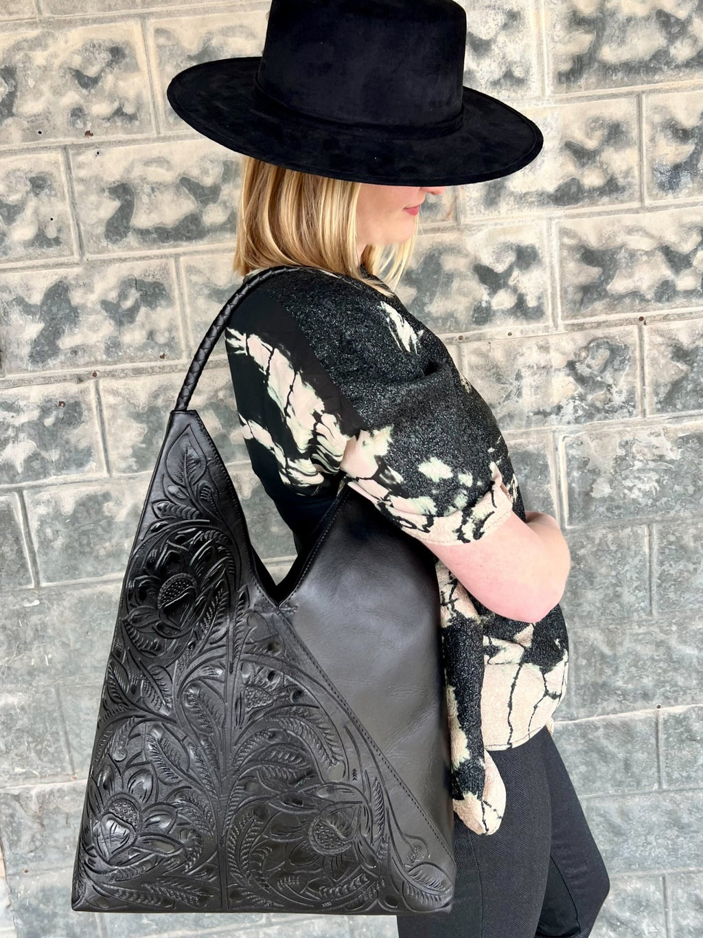 The Nancy Ann | Hand-Tooled Leather Shoulder Bag - Che Cose Belle