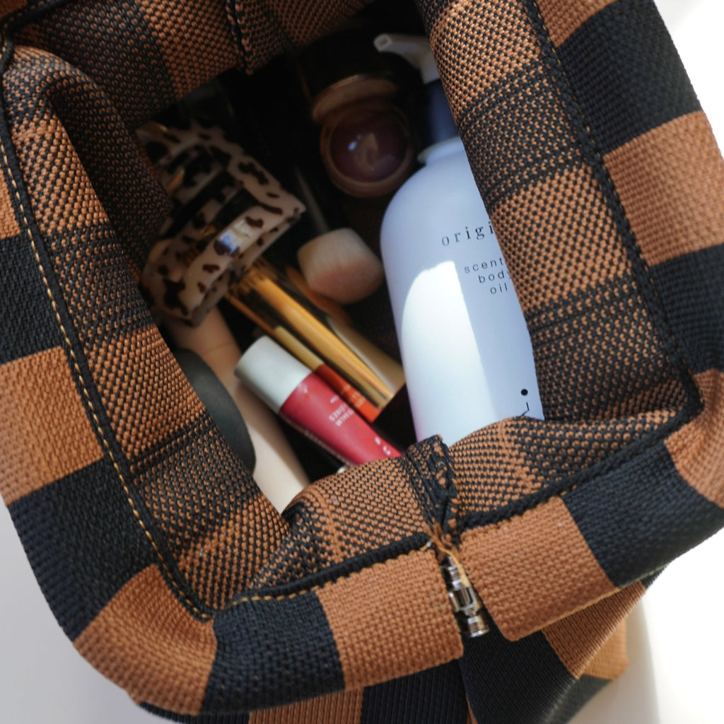 The Original Brown Everywhere Clutch - Che Cose Belle