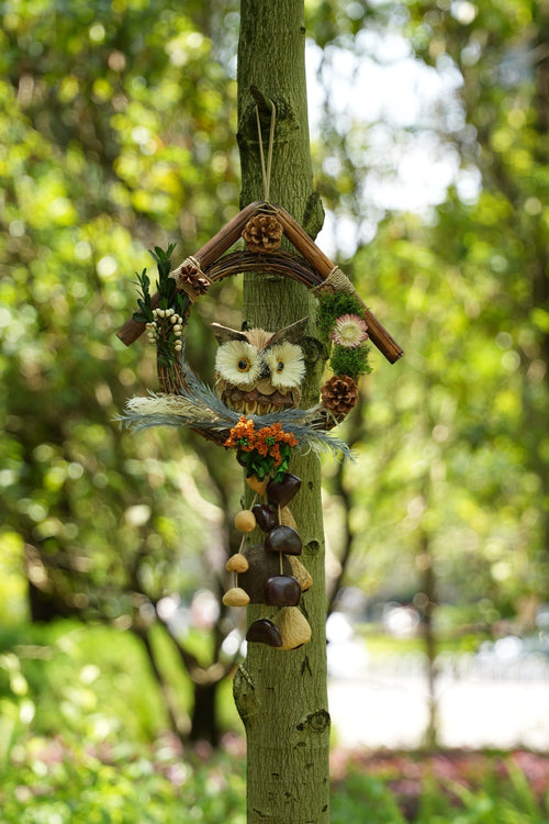 "The Owl's Forest Home" - Natural Wreath Wind Chime with Pinecone Owl & Floral Accents - Che Cose Belle