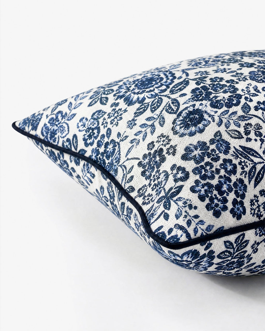 Tile Throw Pillow - Che Cose Belle