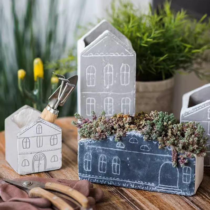 TinyHome Clay Planters - Che Cose Belle