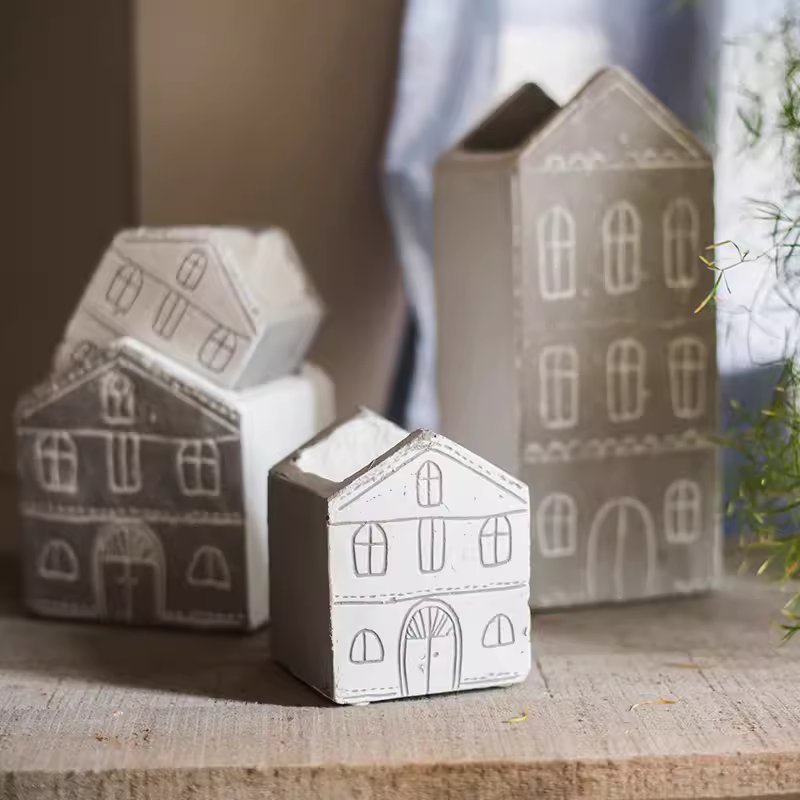 TinyHome Clay Planters - Che Cose Belle