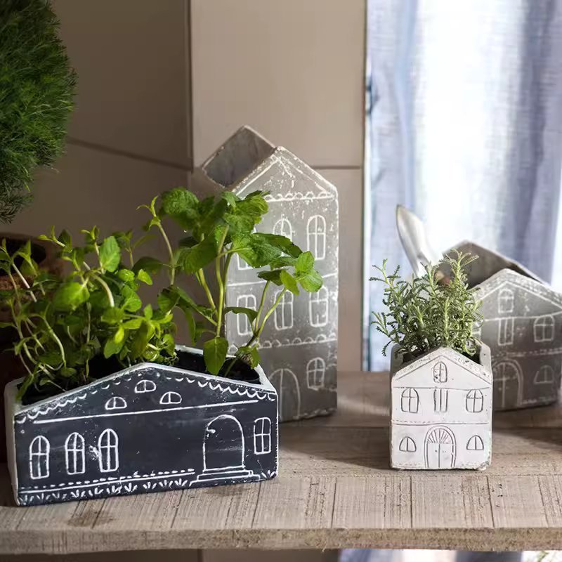 TinyHome Clay Planters - Che Cose Belle