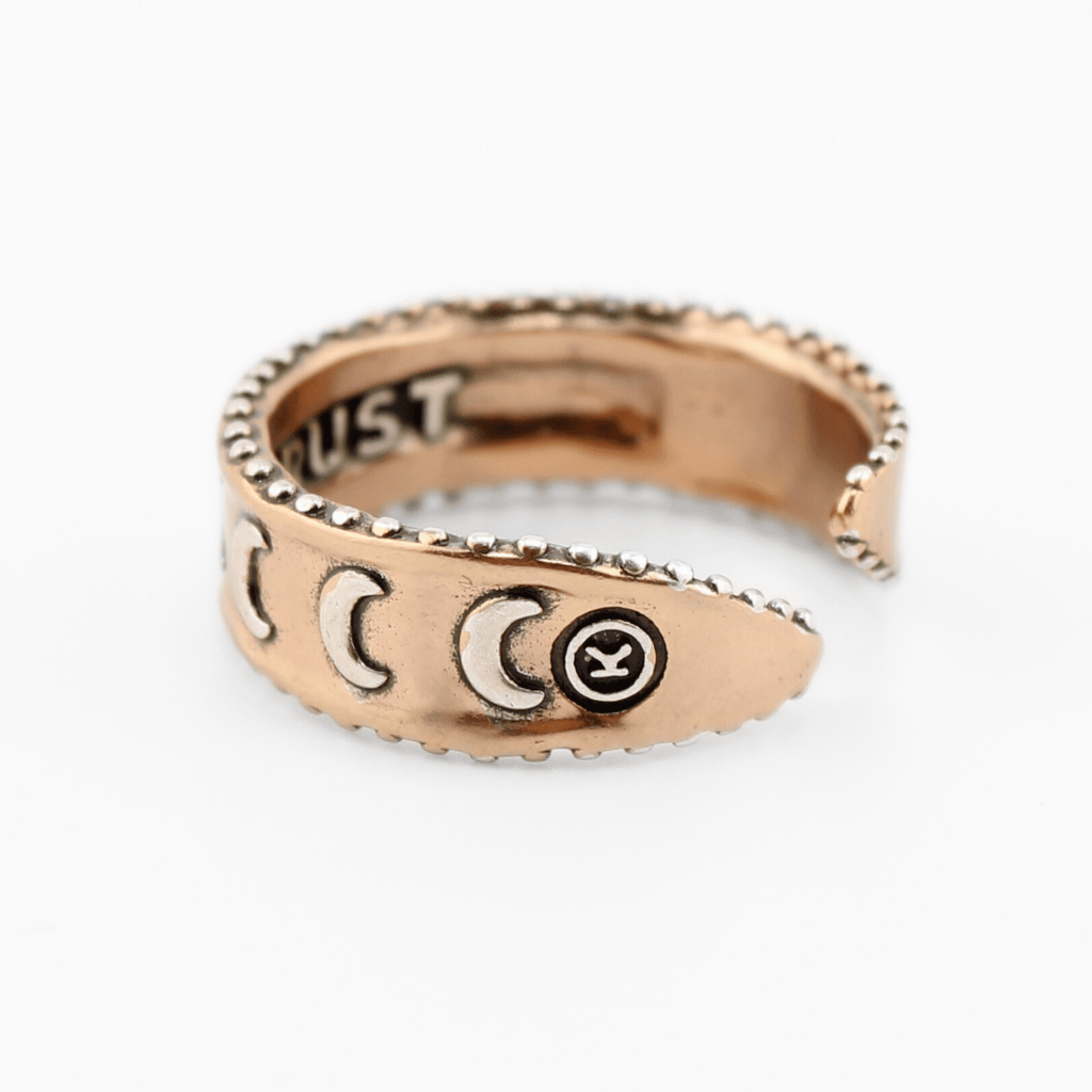 Trust Moon Phase Adjustable Ring - Che Cose Belle