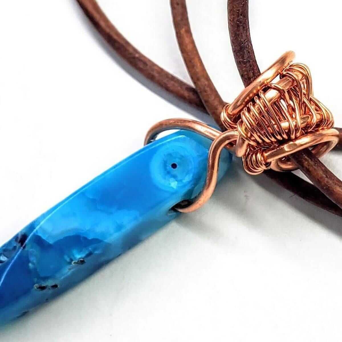 Turquoise Agate Crystal Pendant Leather Necklace - Che Cose Belle