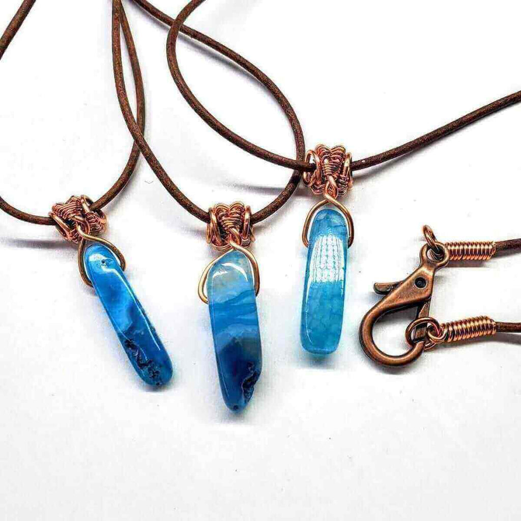 Turquoise Agate Crystal Pendant Leather Necklace - Che Cose Belle