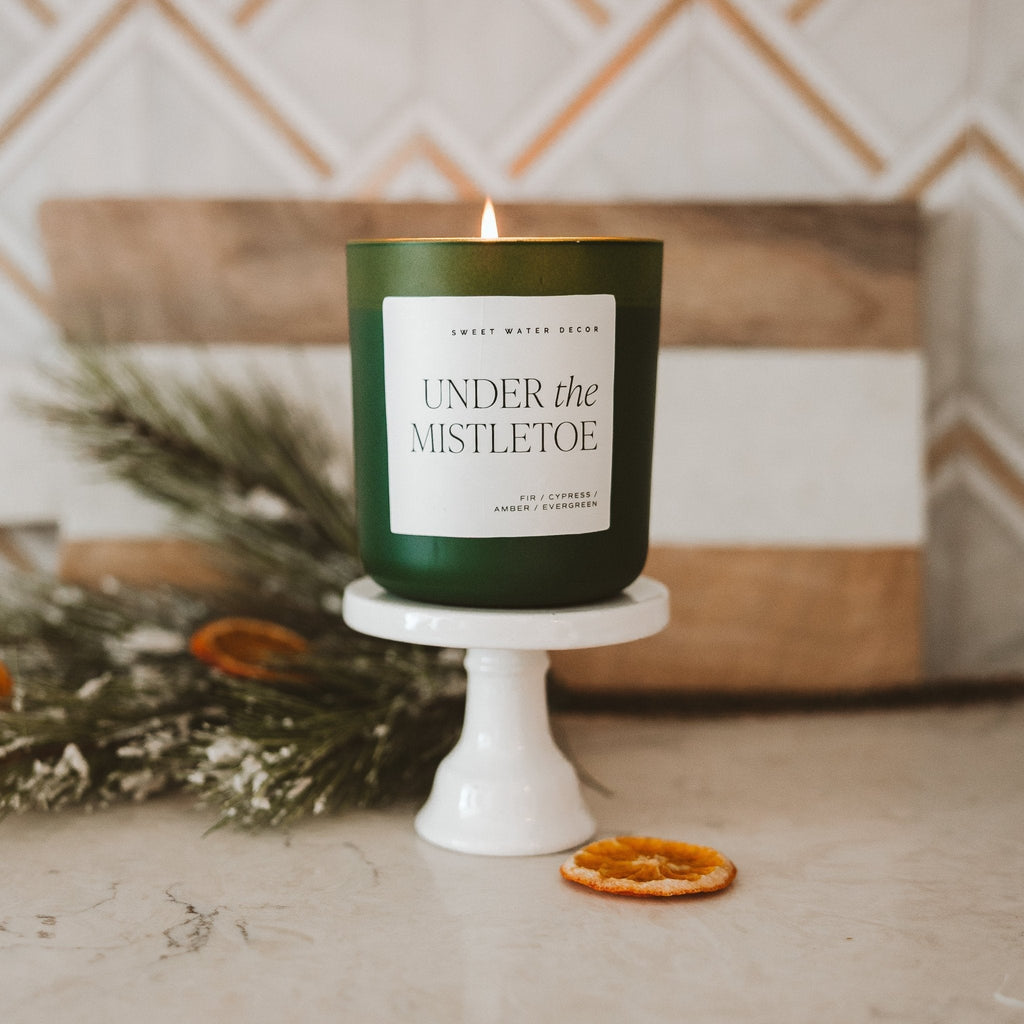 Under the Mistletoe Soy Candle - Green Matte Jar - 15 oz (Fraser Fir) - Che Cose Belle