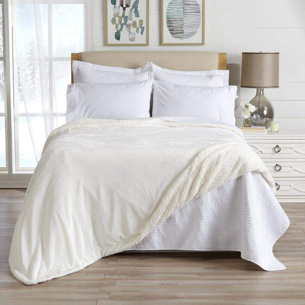 Velvet Plush Sherpa Luxury Bed Blanket - Kinsley Collection - Che Cose Belle