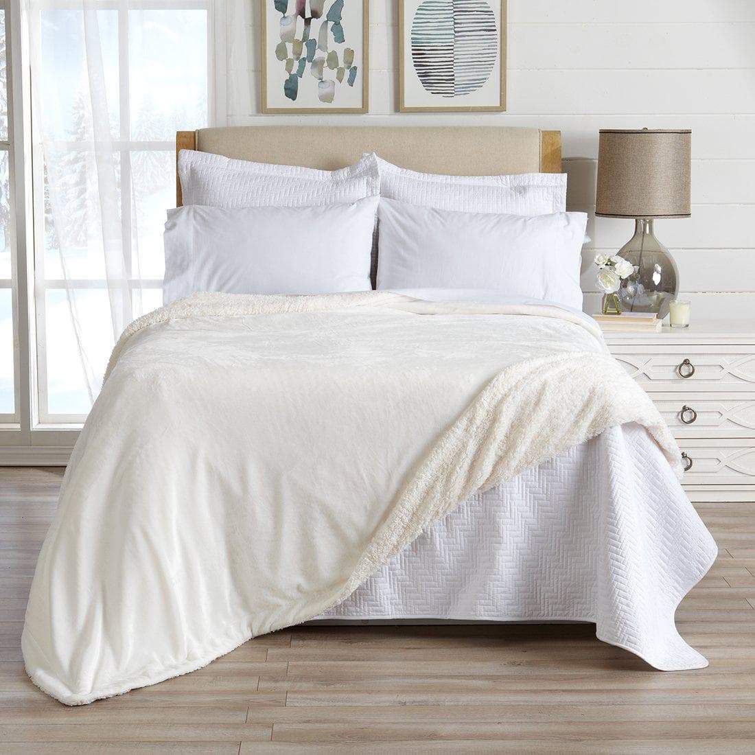 Velvet Plush Sherpa Luxury Bed Blanket - Kinsley Collection - Che Cose Belle