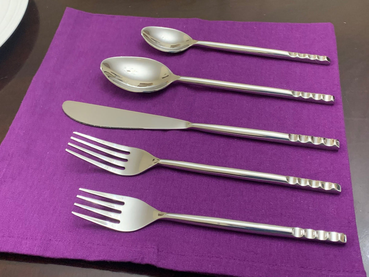 Vibhsa 20 Piece Flatware Set, Service for 4-Modern - Che Cose Belle
