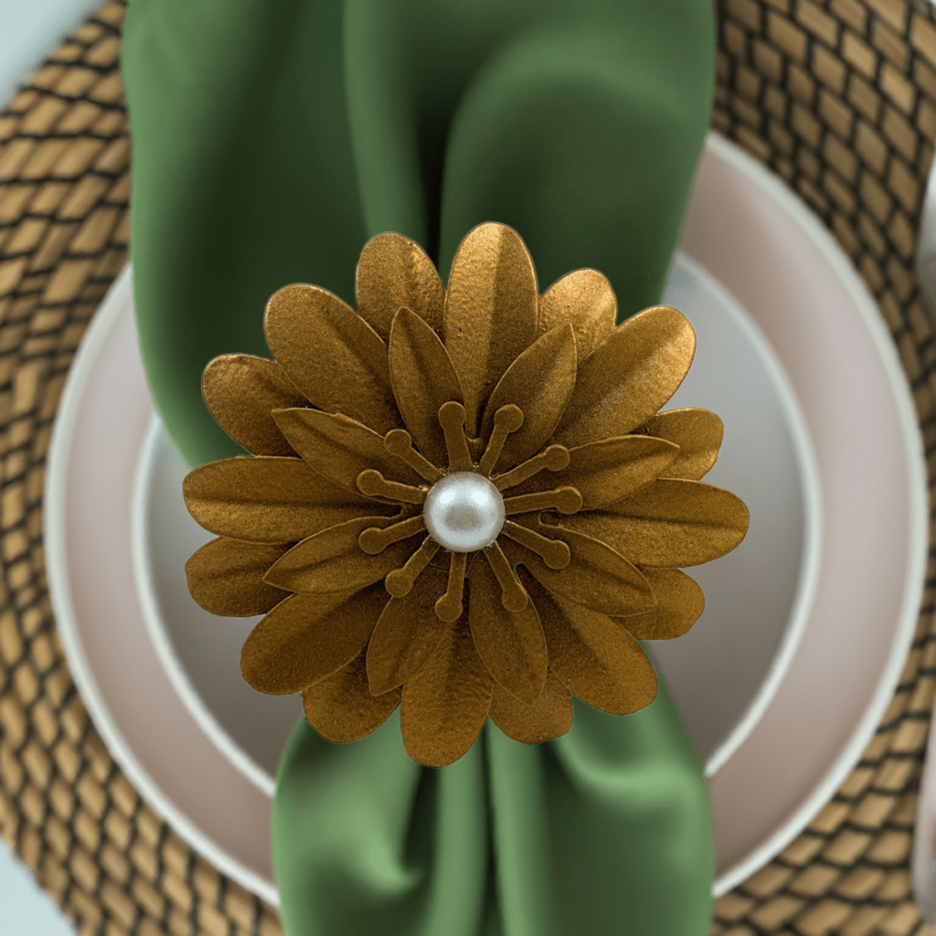 Vibhsa Golden Floral Set of 4 Napkin Rings - Che Cose Belle
