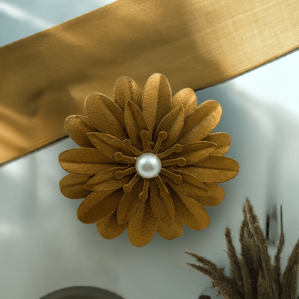Vibhsa Golden Floral Set of 4 Napkin Rings - Che Cose Belle