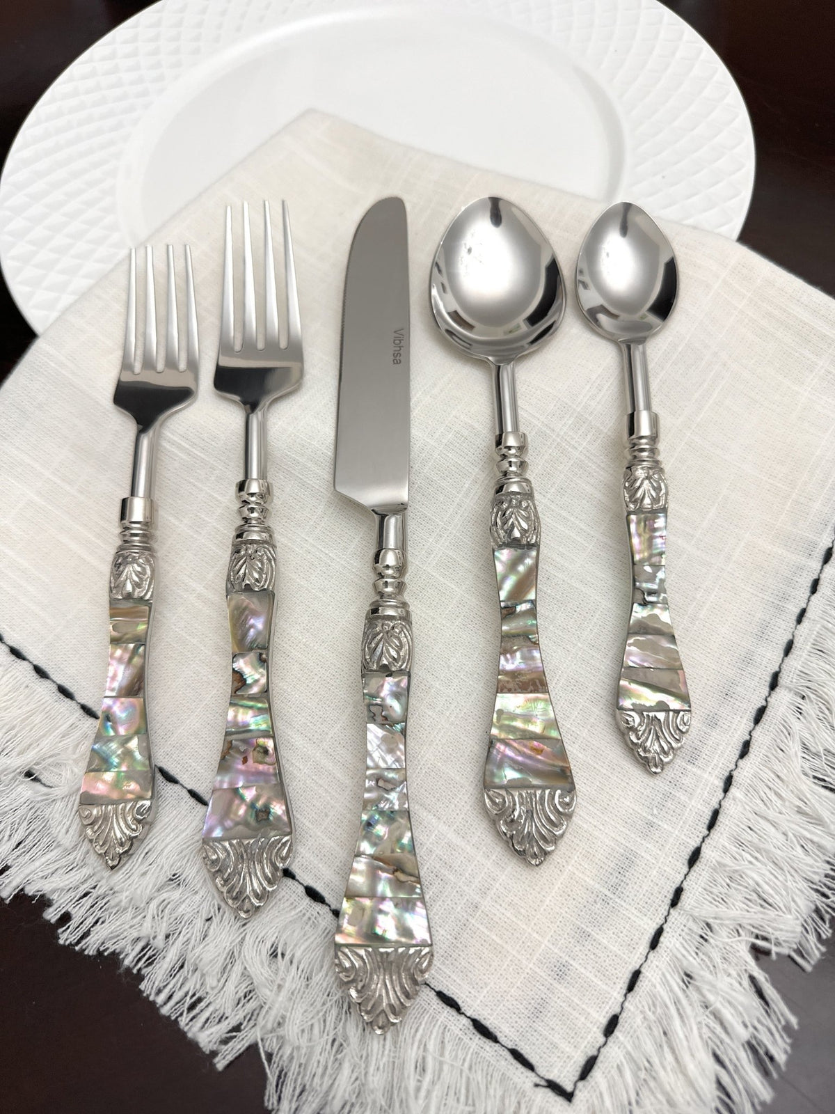Vibhsa Stainless Steel Flatware set of 20 with Seawork Handle - Che Cose Belle
