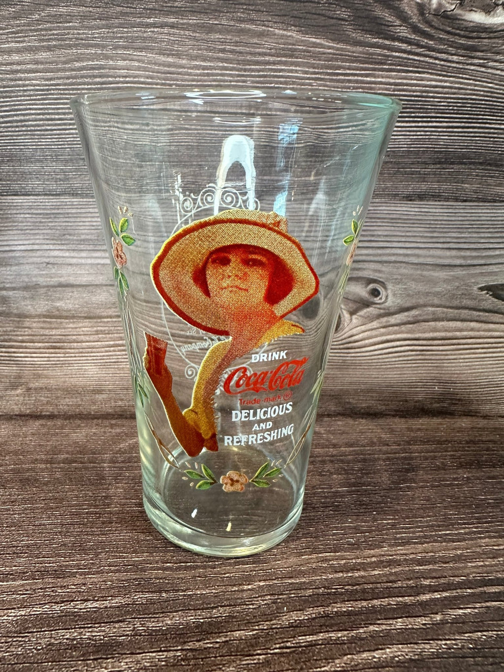 Vintage Coca Cola Magnificent Ladies Collector Series 1 Glasses - Che Cose Belle