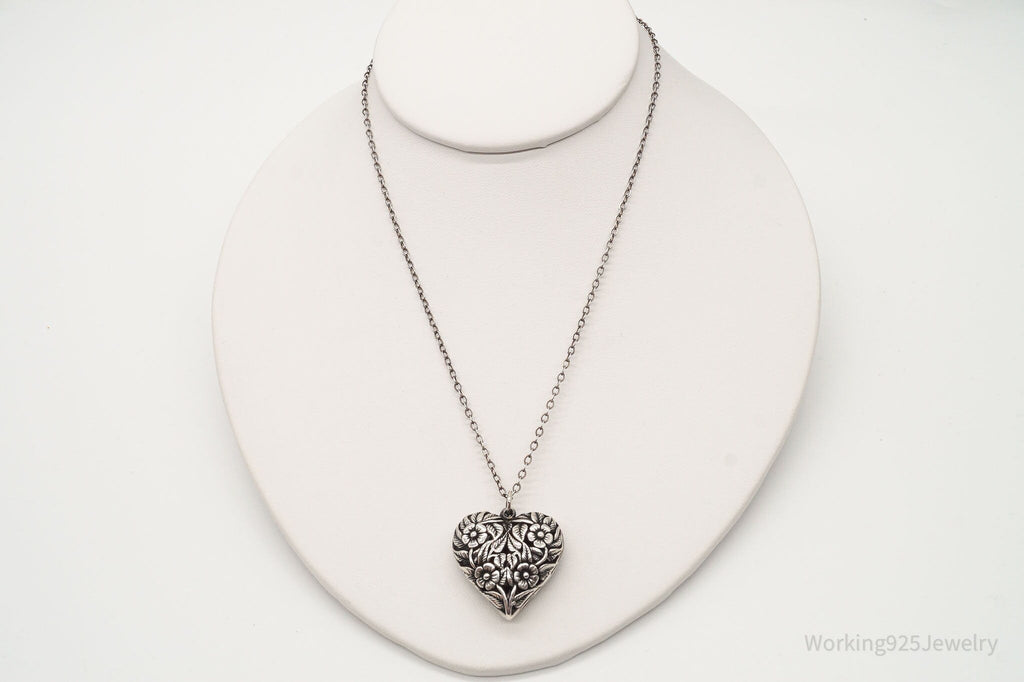 Vintage Large Heart and Flowers Sterling Silver Necklace - Che Cose Belle