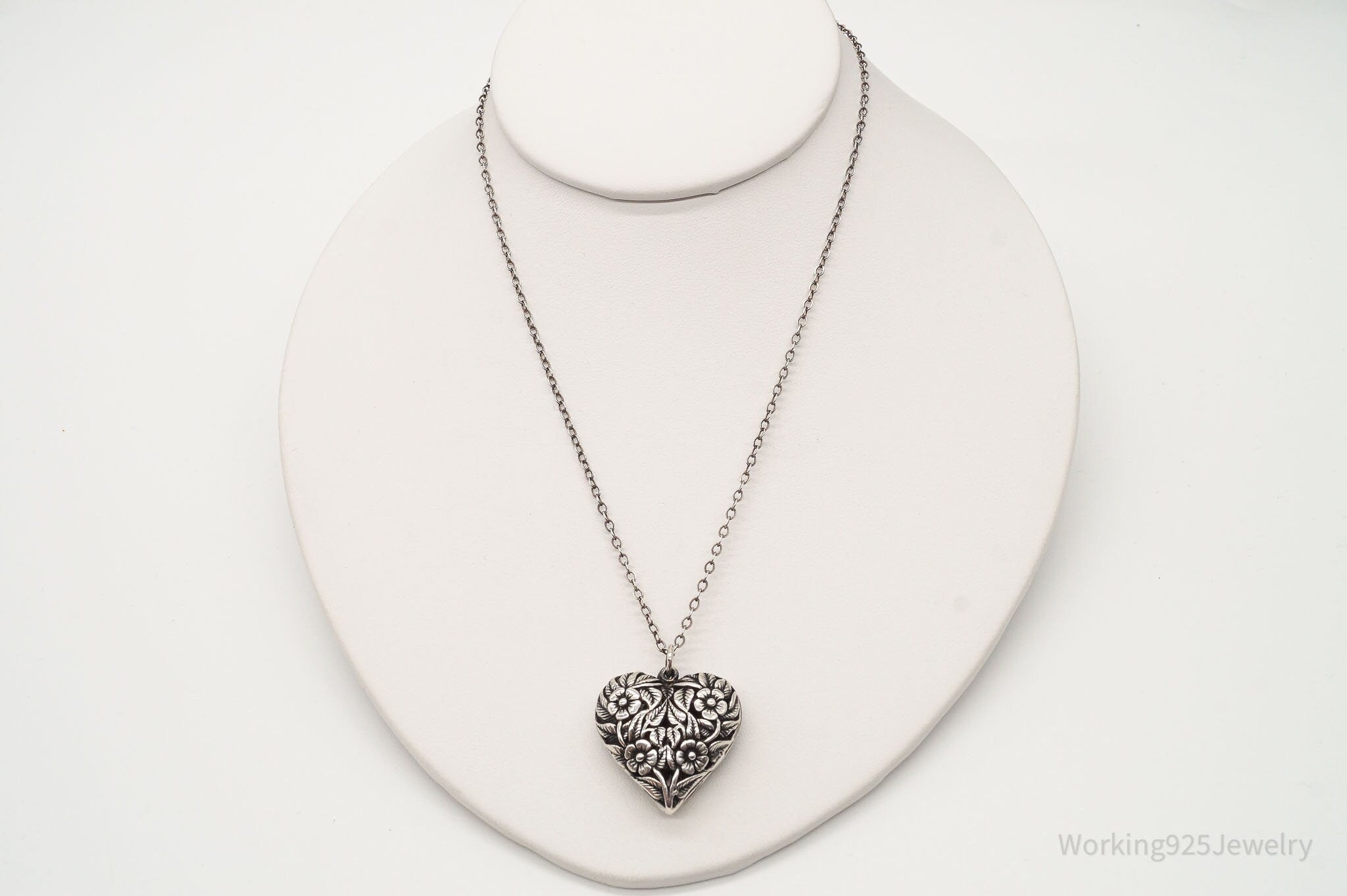 Vintage Large Heart and Flowers Sterling Silver Necklace - Che Cose Belle