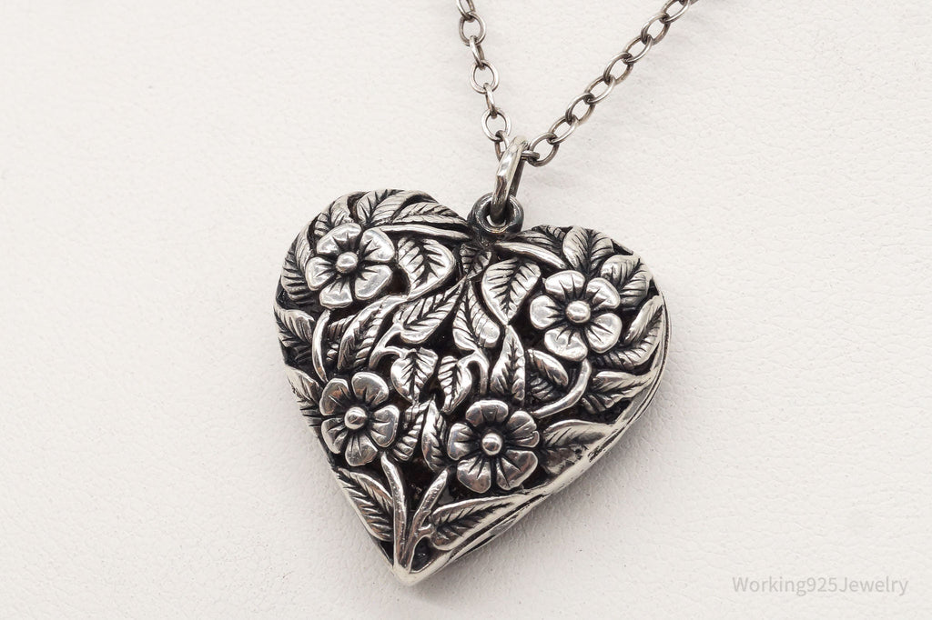 Vintage Large Heart and Flowers Sterling Silver Necklace - Che Cose Belle