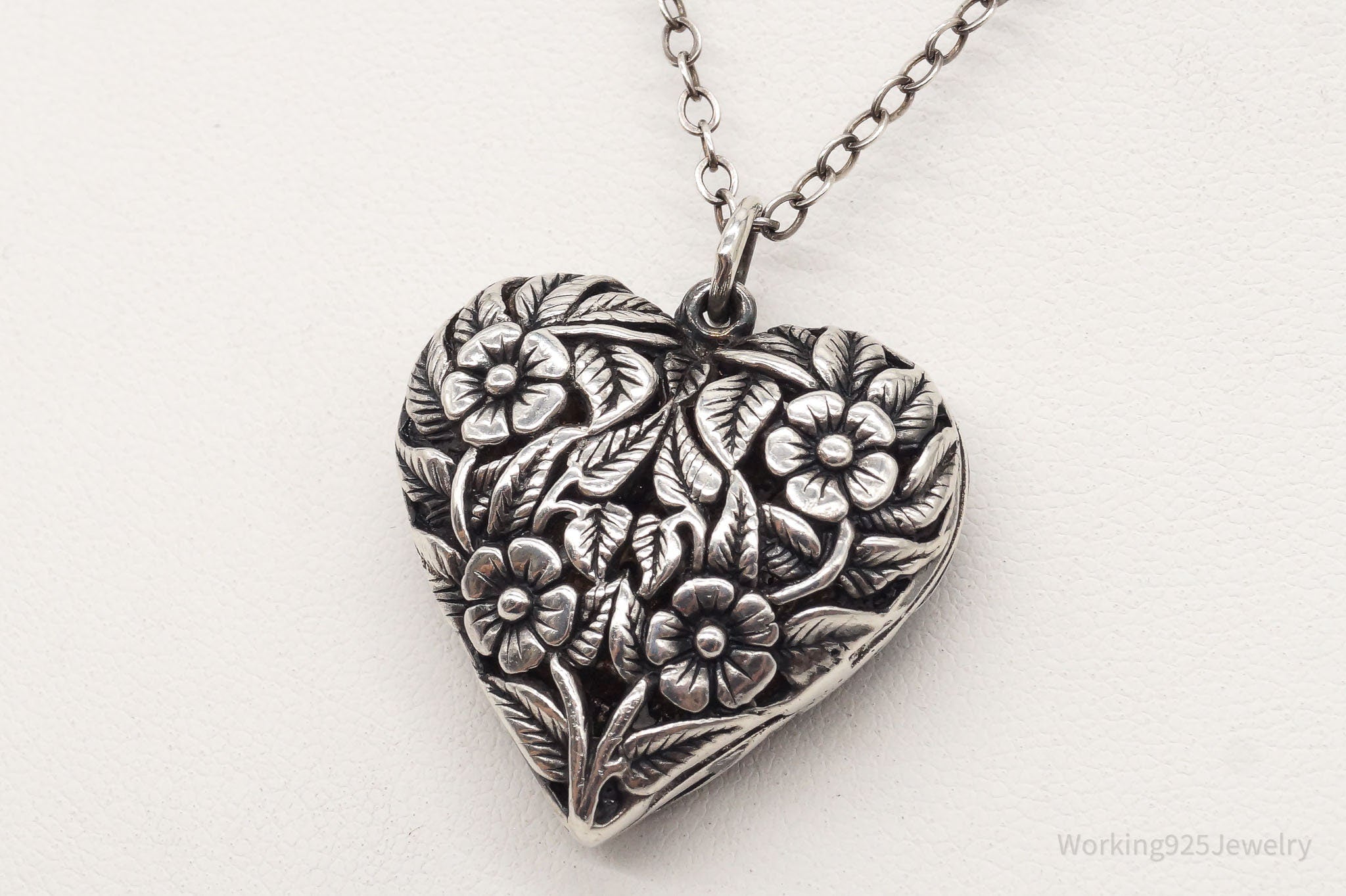 Vintage Large Heart and Flowers Sterling Silver Necklace - Che Cose Belle