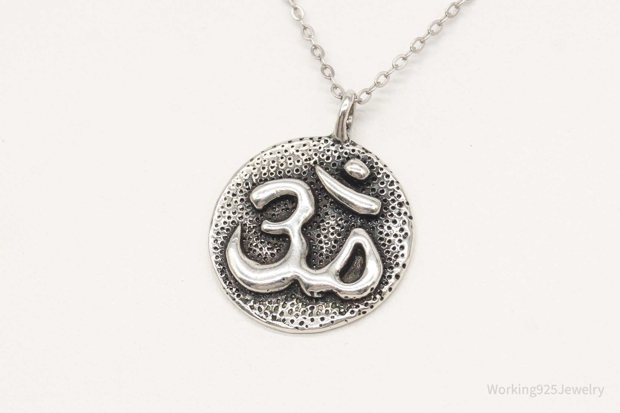 Vintage Om Symbol Sterling Silver Necklace - Che Cose Belle