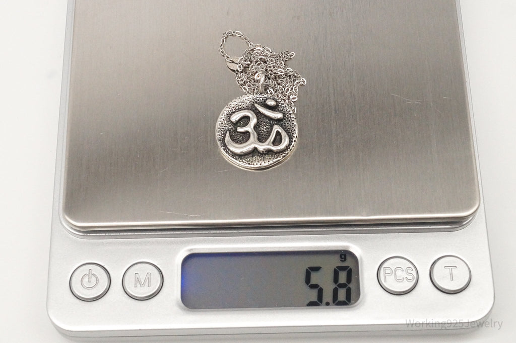Vintage Om Symbol Sterling Silver Necklace - Che Cose Belle