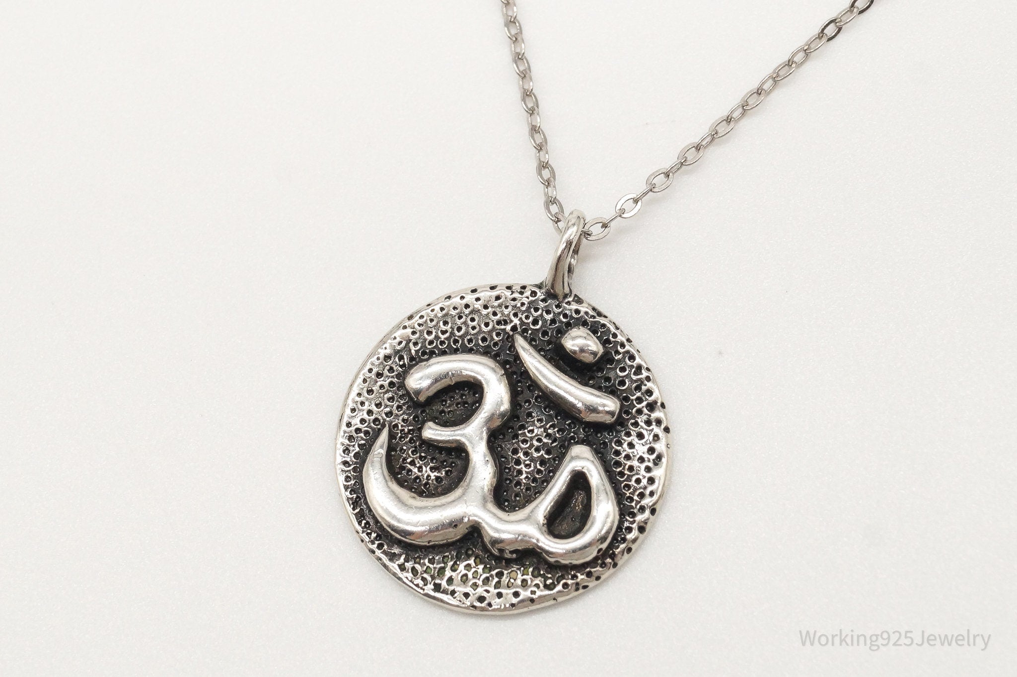 Vintage Om Symbol Sterling Silver Necklace - Che Cose Belle