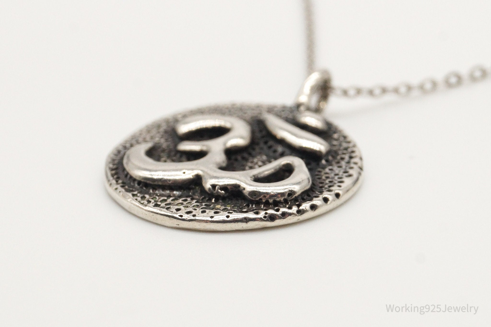 Vintage Om Symbol Sterling Silver Necklace - Che Cose Belle