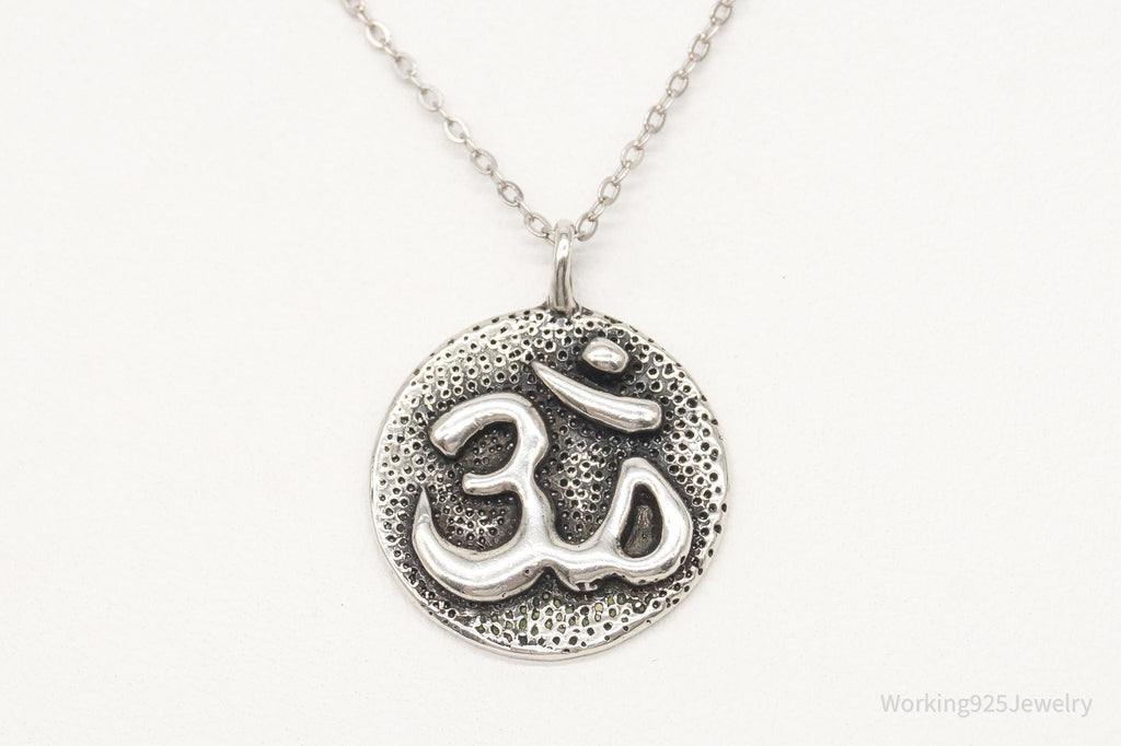 Vintage Om Symbol Sterling Silver Necklace - Che Cose Belle