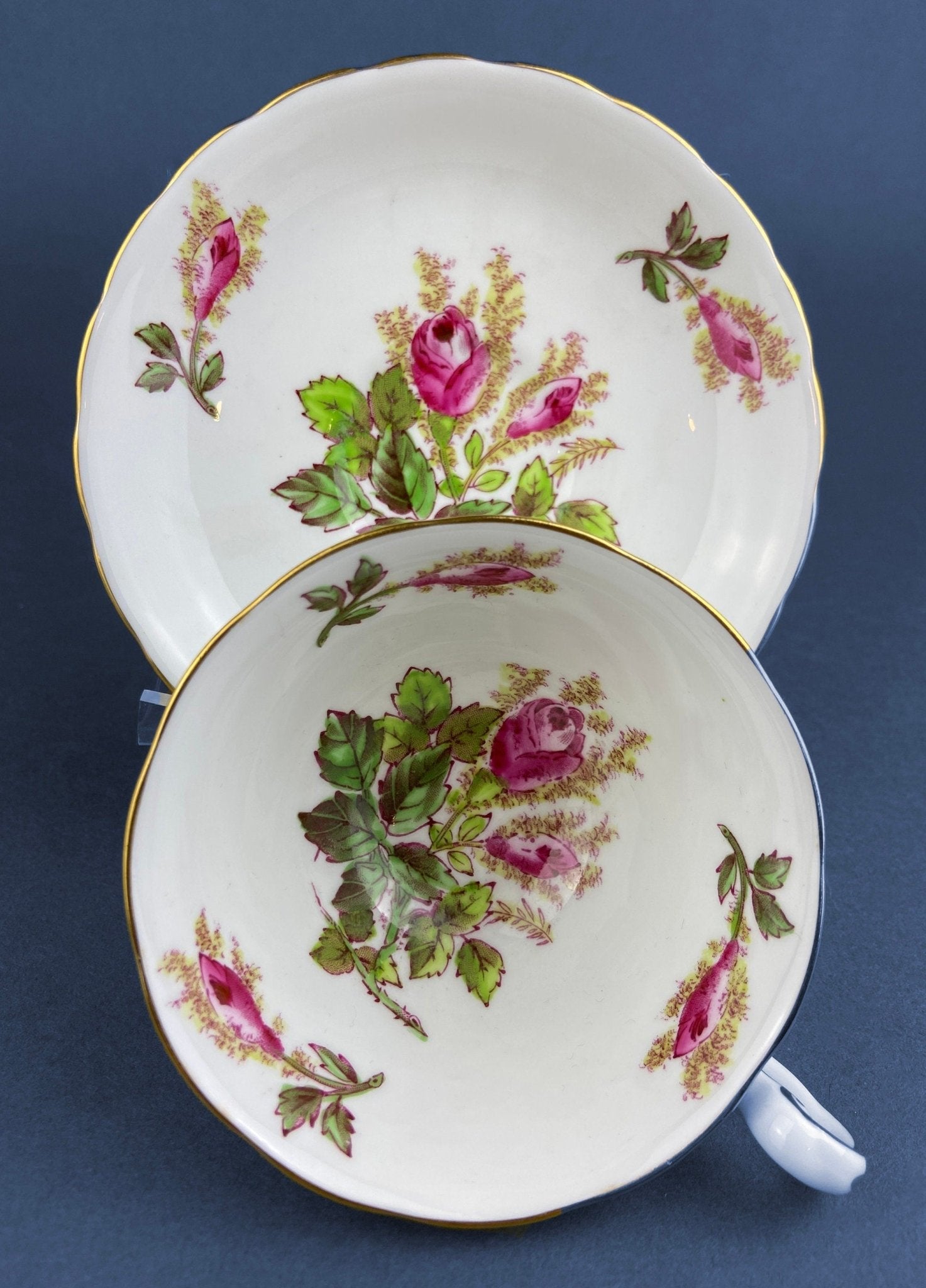 Vintage Royal Chelsey Moss Rose Tea Cup and Saucer, English Bone China - Che Cose Belle