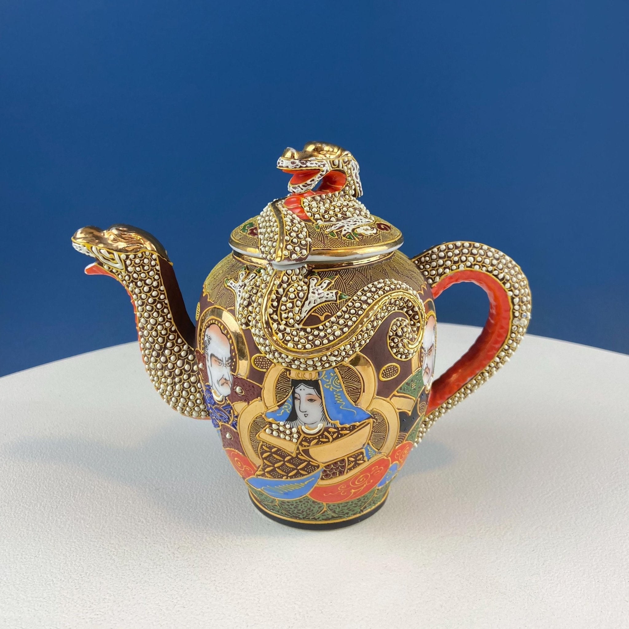Vintage Satsuma Moriage Japanese Gold Dragon Tea Set. 4 Cups & Saucers. 3 D Dragons. Gift for Tea Connoisseur Collector. Asian Home Decor. - Che Cose Belle