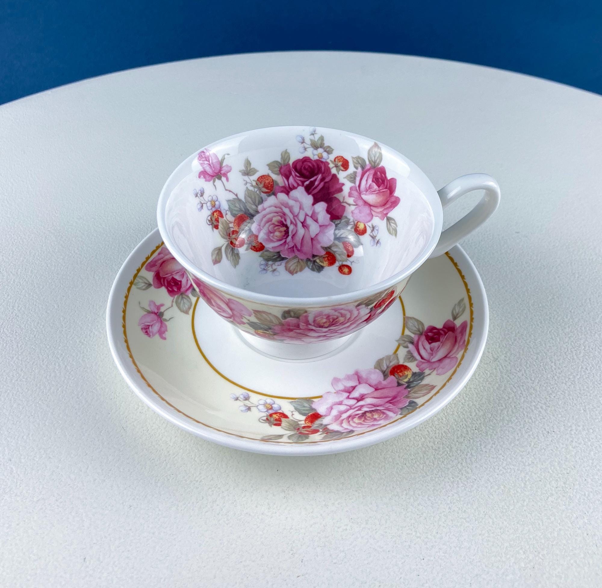Vintage Stechcol Tea or Coffee Cup and Saucer with Roses and Strawberries Design. Dining Room Decor. Modern Farmhouse. Tea Garden Party. - Che Cose Belle