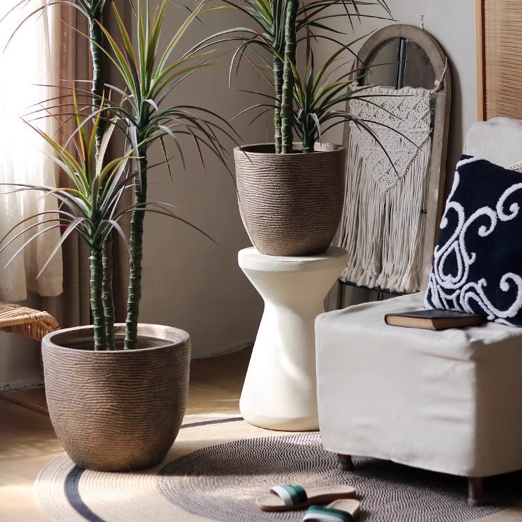 Vintage-Style Outdoor Planter - Che Cose Belle