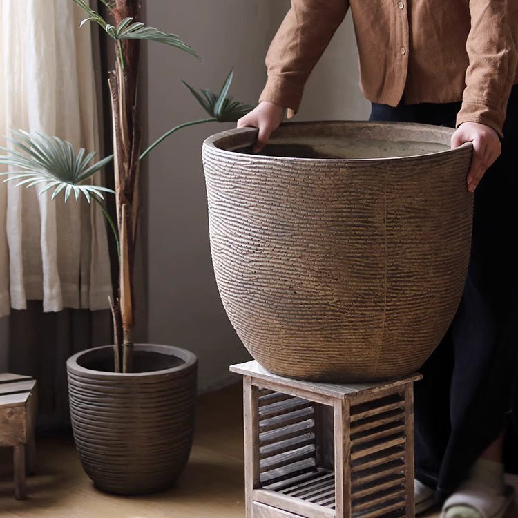 Vintage-Style Outdoor Planter - Che Cose Belle