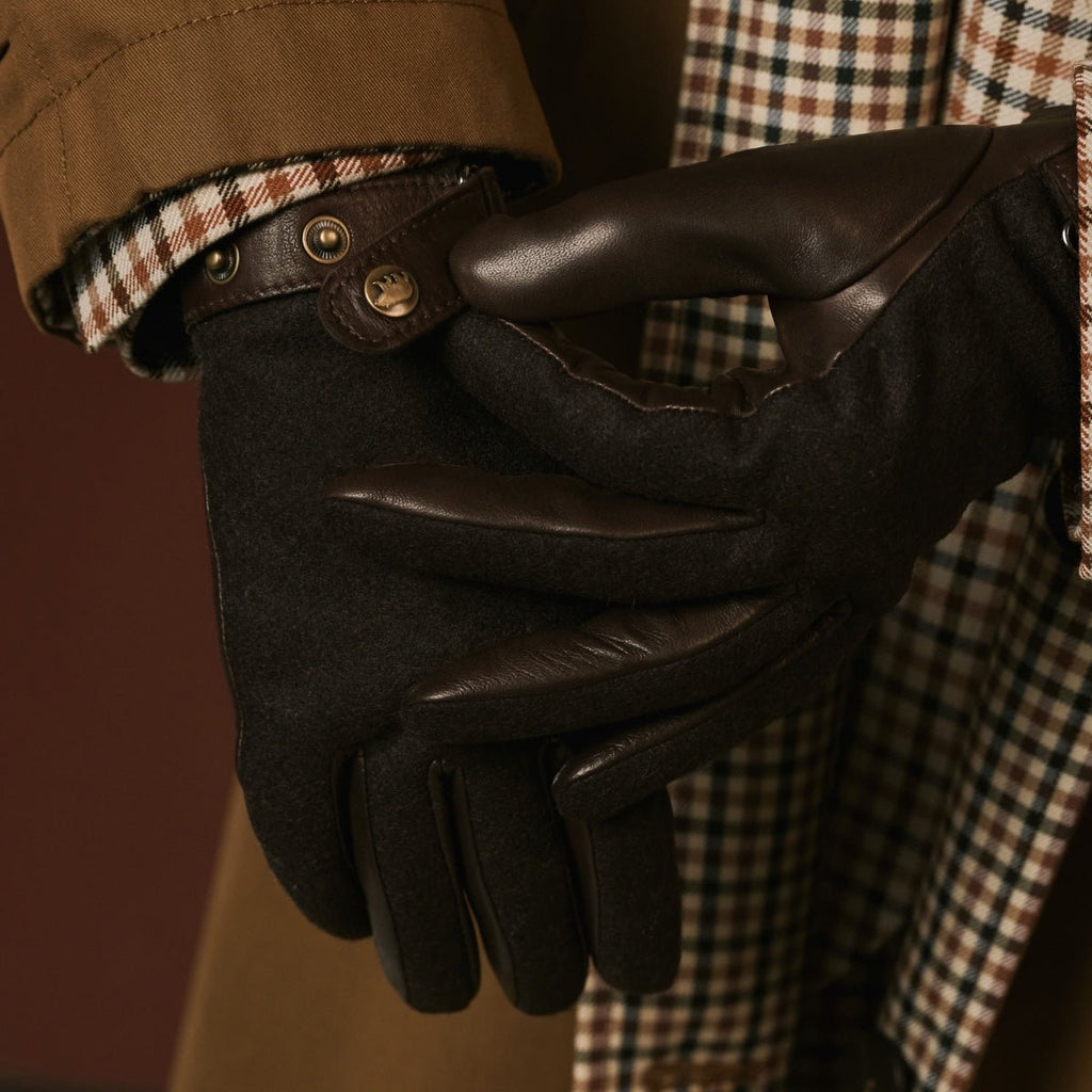 Violetta (dark brown) - Italian tweed women's gloves with touchscreen capability and adjustable snap button - Che Cose Belle