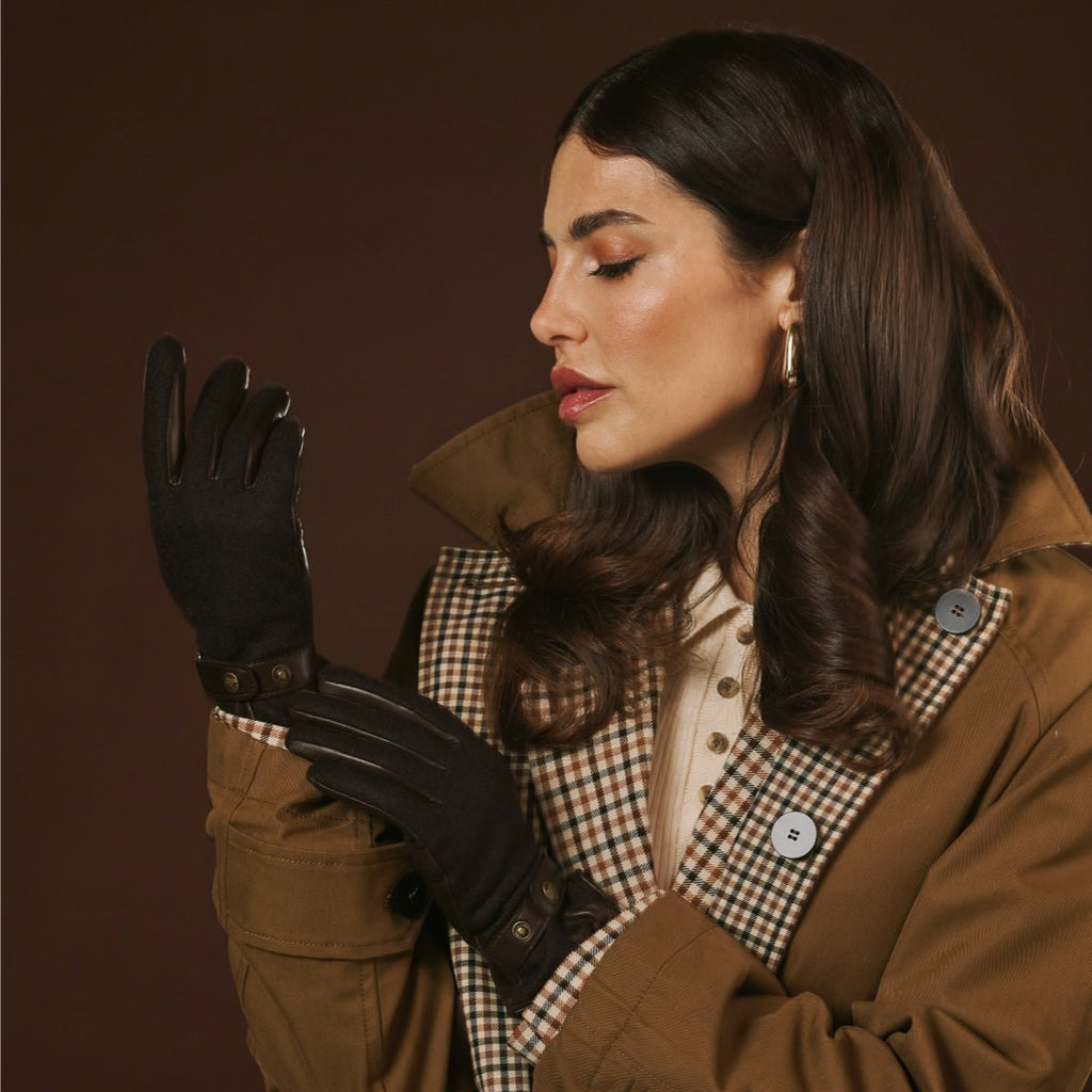 Violetta (dark brown) - Italian tweed women's gloves with touchscreen capability and adjustable snap button - Che Cose Belle