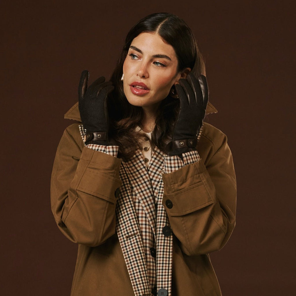 Violetta (dark brown) - Italian tweed women's gloves with touchscreen capability and adjustable snap button - Che Cose Belle