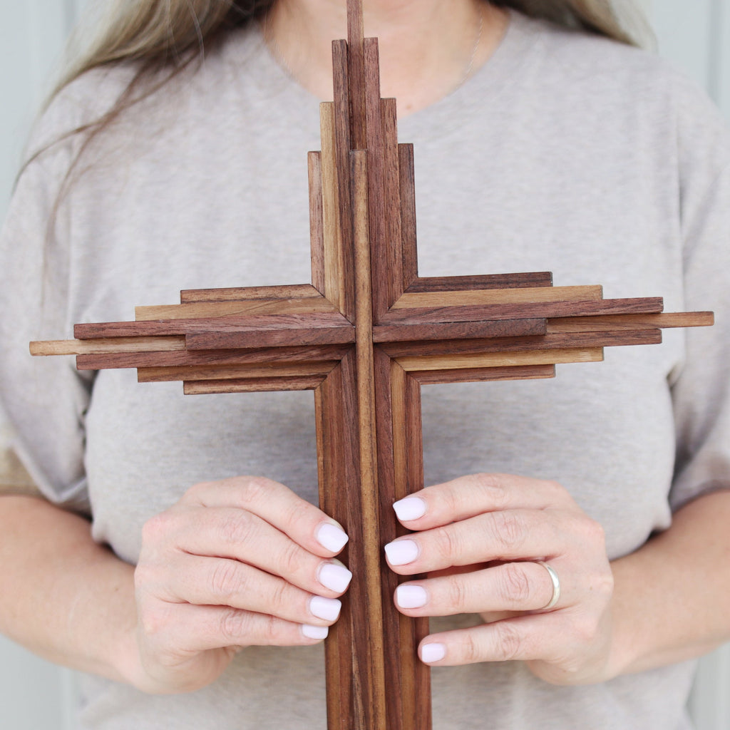 Walnut Layered Cross - Che Cose Belle
