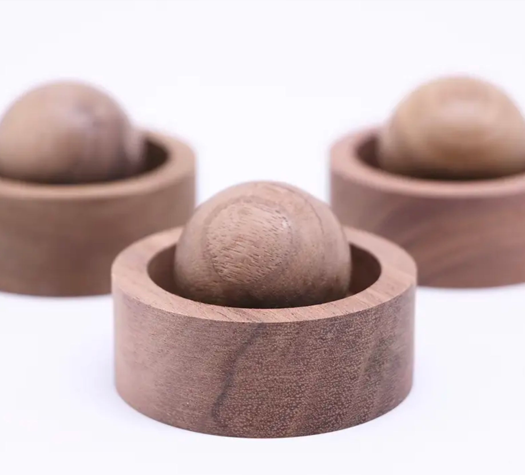 Walnut Wood Sphere Passive Diffuser - Che Cose Belle