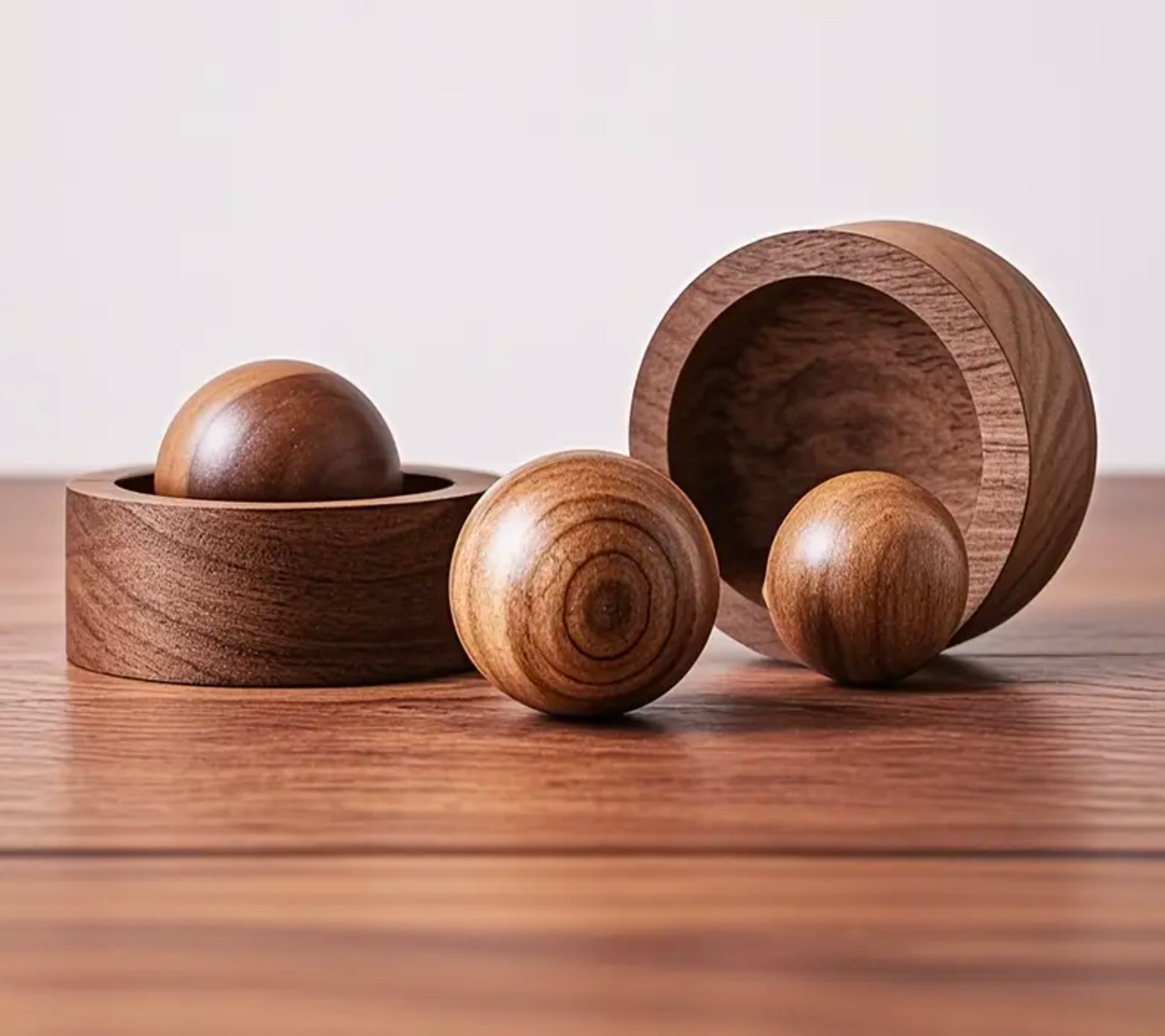 Walnut Wood Sphere Passive Diffuser - Che Cose Belle