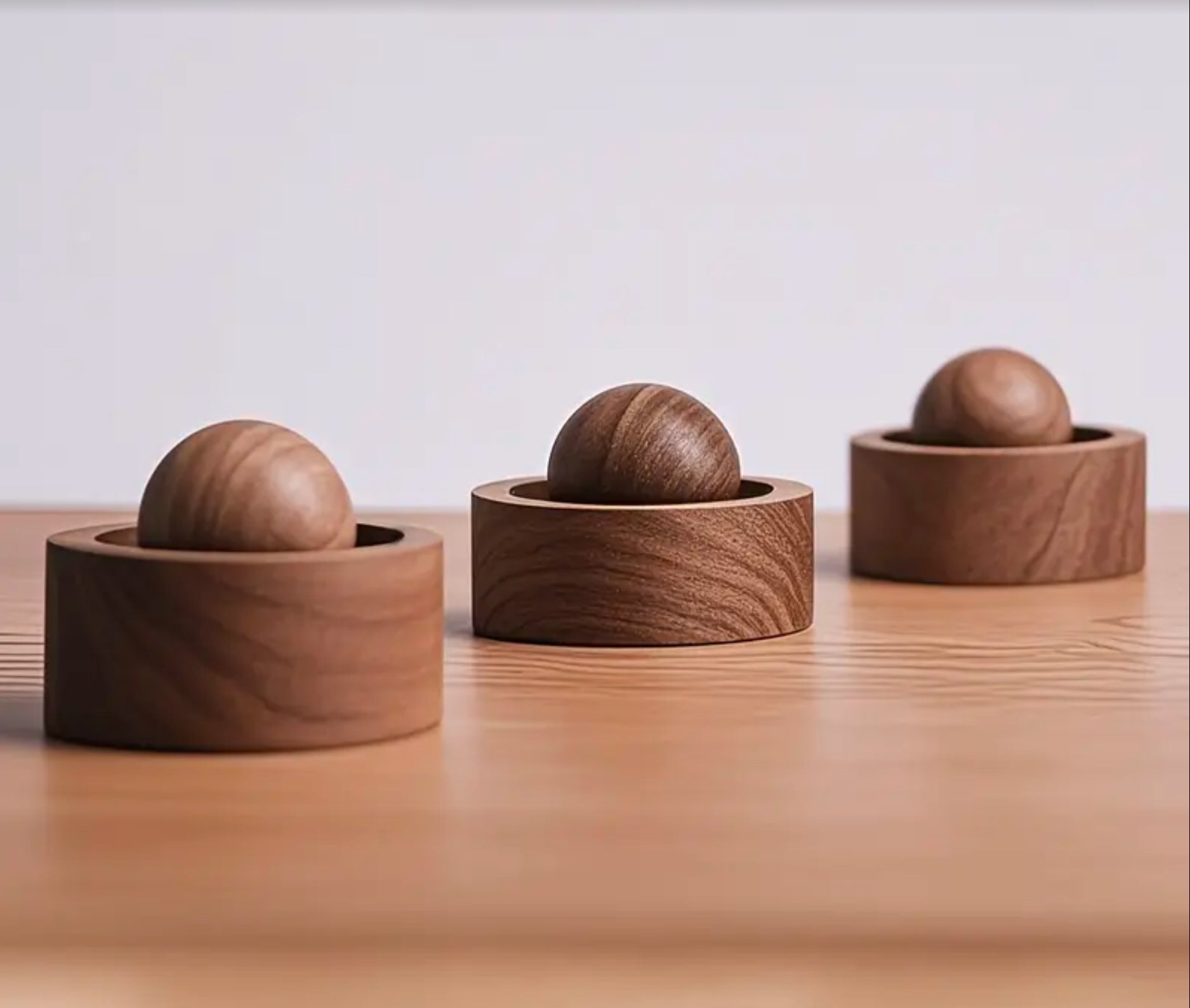 Walnut Wood Sphere Passive Diffuser - Che Cose Belle