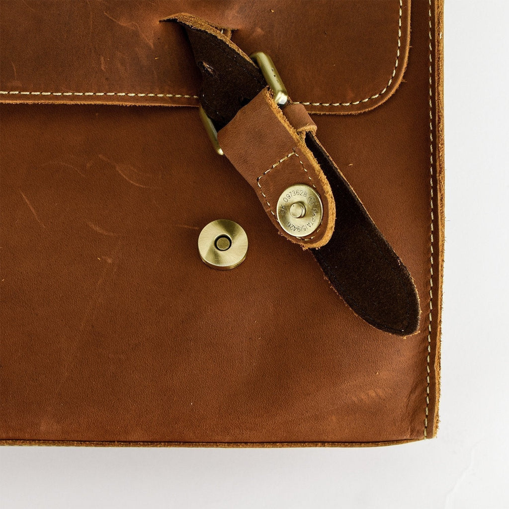 WANDERLUST Vintage Tablet Case ~ British Tan ~ - Che Cose Belle