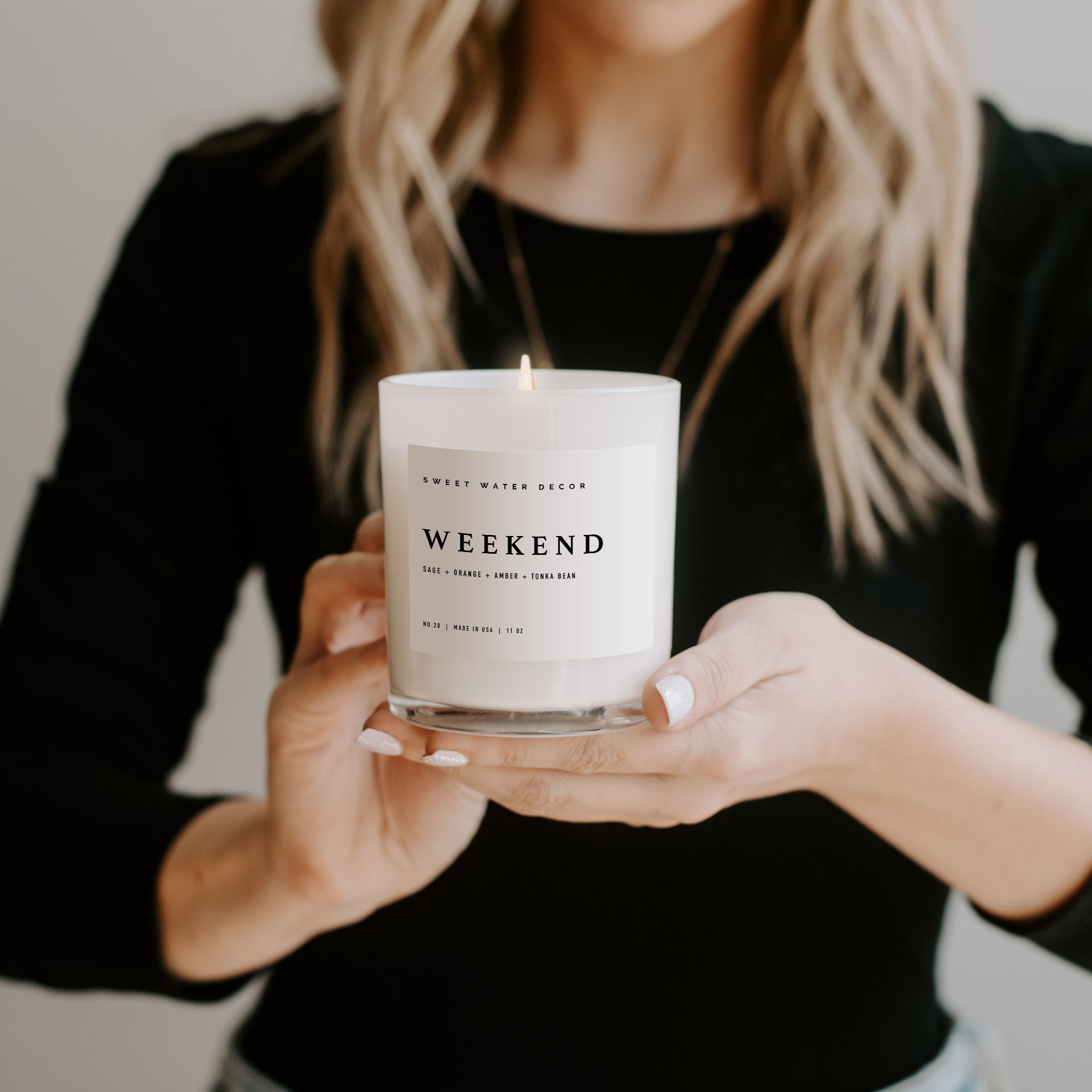 Weekend Soy Candle - White Jar - 11 oz - Che Cose Belle