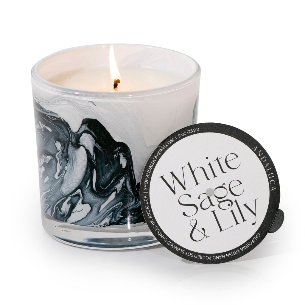 White Sage & Lily 14 oz. Swirl Glass Candle - Che Cose Belle