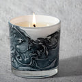 White Sage & Lily 14 oz. Swirl Glass Candle - Che Cose Belle
