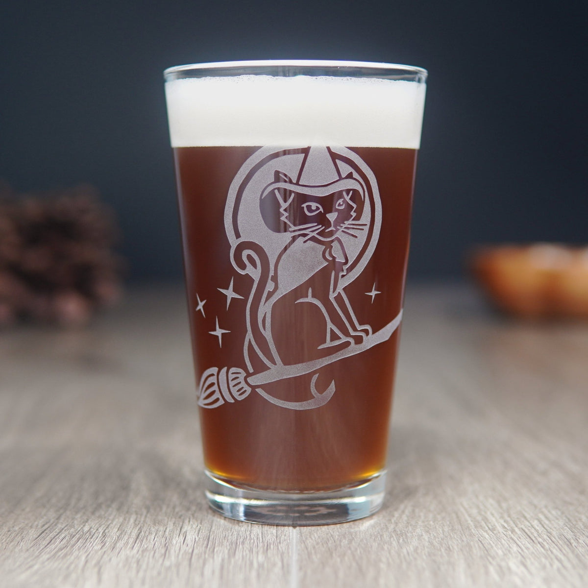 Witch Cat Pint Glass - etched Halloween glassware - Che Cose Belle